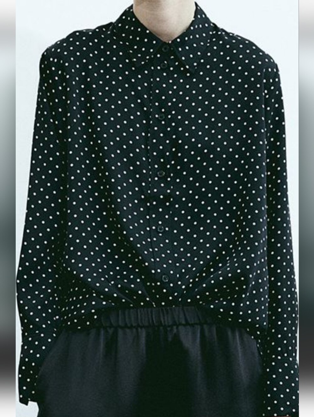 H&M L.O.G.G. Women's Button-Down Polka Dot Shirt. Size 4.